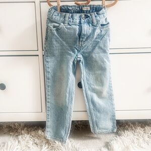 Oshkosh B’gosh Kids Light Blue Denim Jeans with adjustable waist. Lightly used